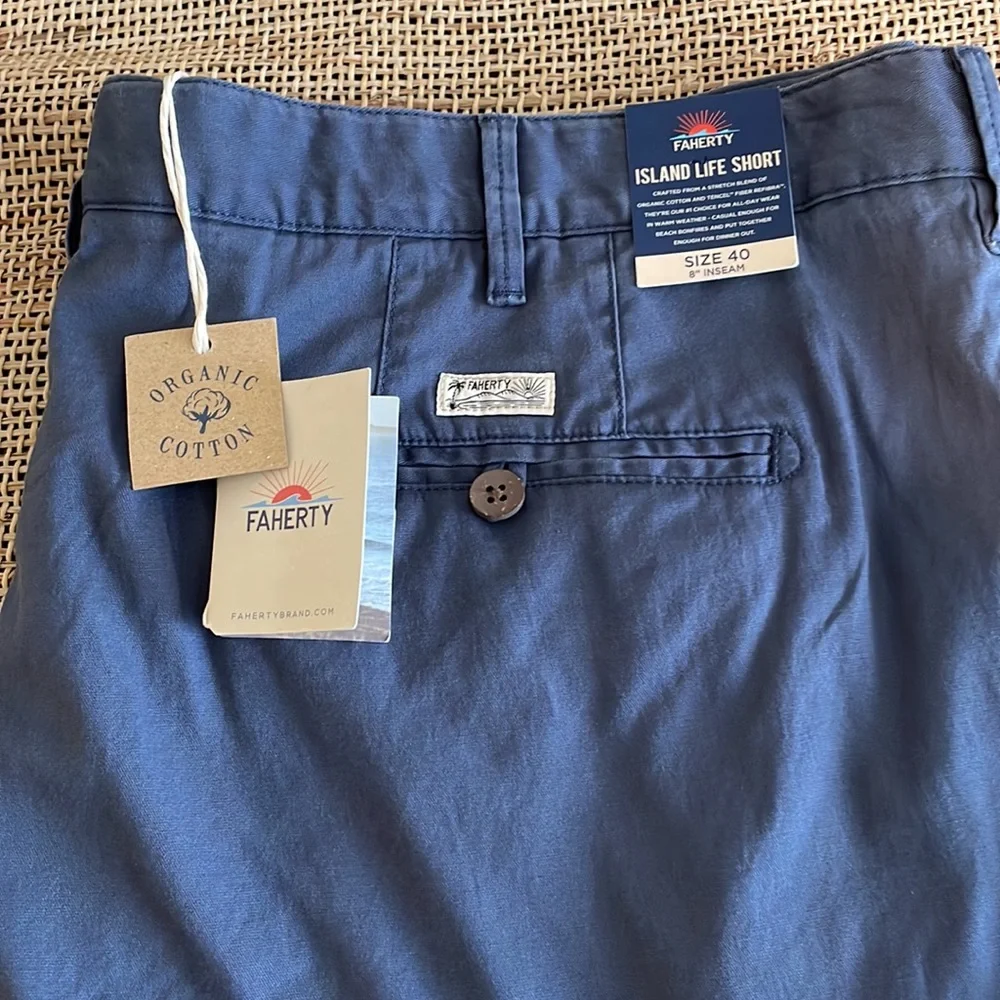 FAHERTY Island Life Shorts Size 40, NWT